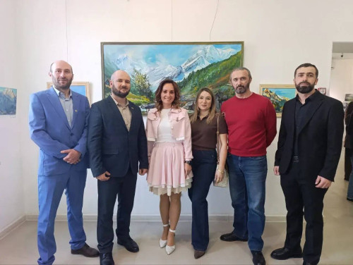 В Черкесске открылась персональная выставка Елены Чотчаевой