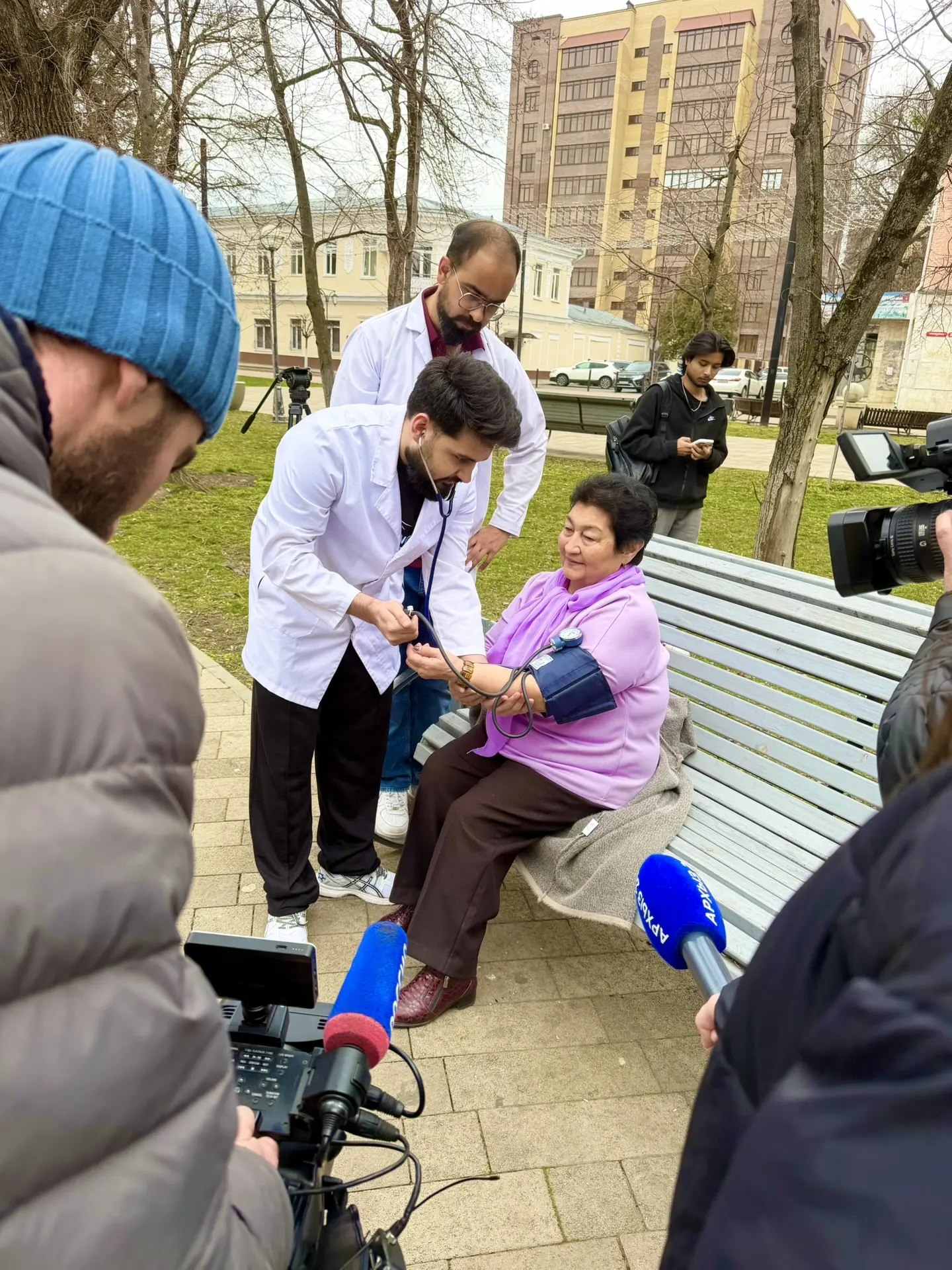  Студенты Медицинского института СКГА провели акцию ко Дню воссоединения Крыма с Россией