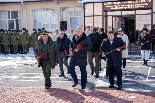 Отправка гуманитарного груза и патриотический форум состоялись на базе Военного учебного центра СКГА