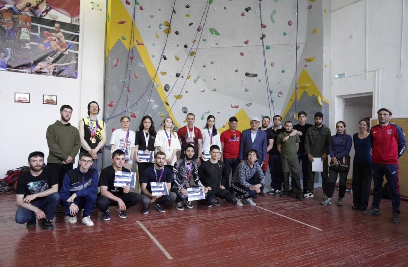 Представители СКГА на открытом Первенстве по скалолазанию 