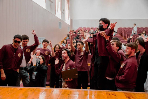 Ура, нас уже 2 000 в МАХ!