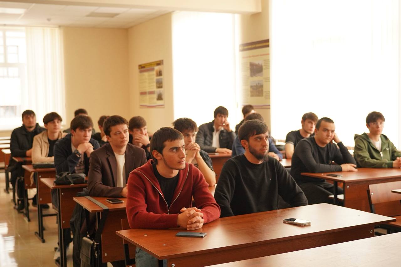 В ВУЦ СКГА состоялась серия встреч со студентами колледжа