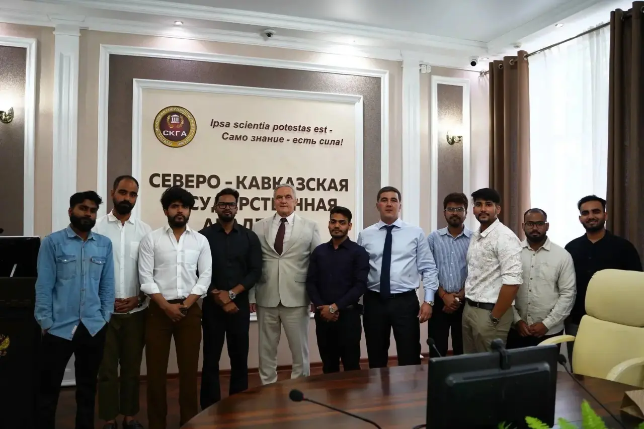 Провел встречу со студентами выпускного курса Медицинского института СКГА из Индии