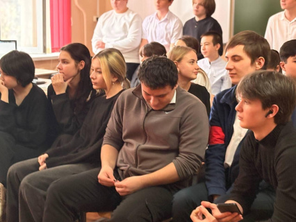 22 декабря 2025 года под руководством доцента кафедры «Бухгалтерский учёт» Акбашевой Д.М. Я была проведена профориентационная компания по привлечению абитуриентов в СКГА в школе 10 г. Черкесска. 