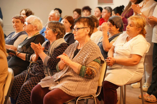 Тепло и забота: студенты СКГА посетили дом-интернат «Гармония»