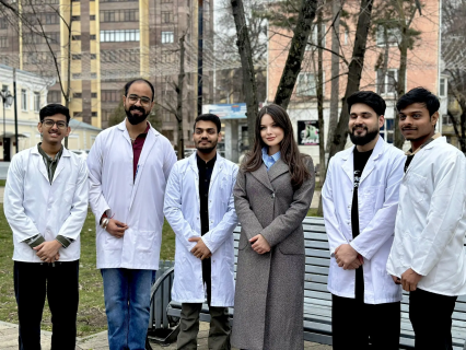 Студенты Медицинского института СКГА провели акцию ко Дню воссоединения Крыма с Россией.