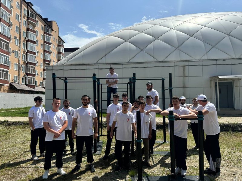 Сила, техника и выносливость — соревнования по толканию гири прошло в СКГА