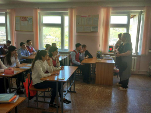 Профориентационная беседа с выпускниками школ Малокарачаевского района