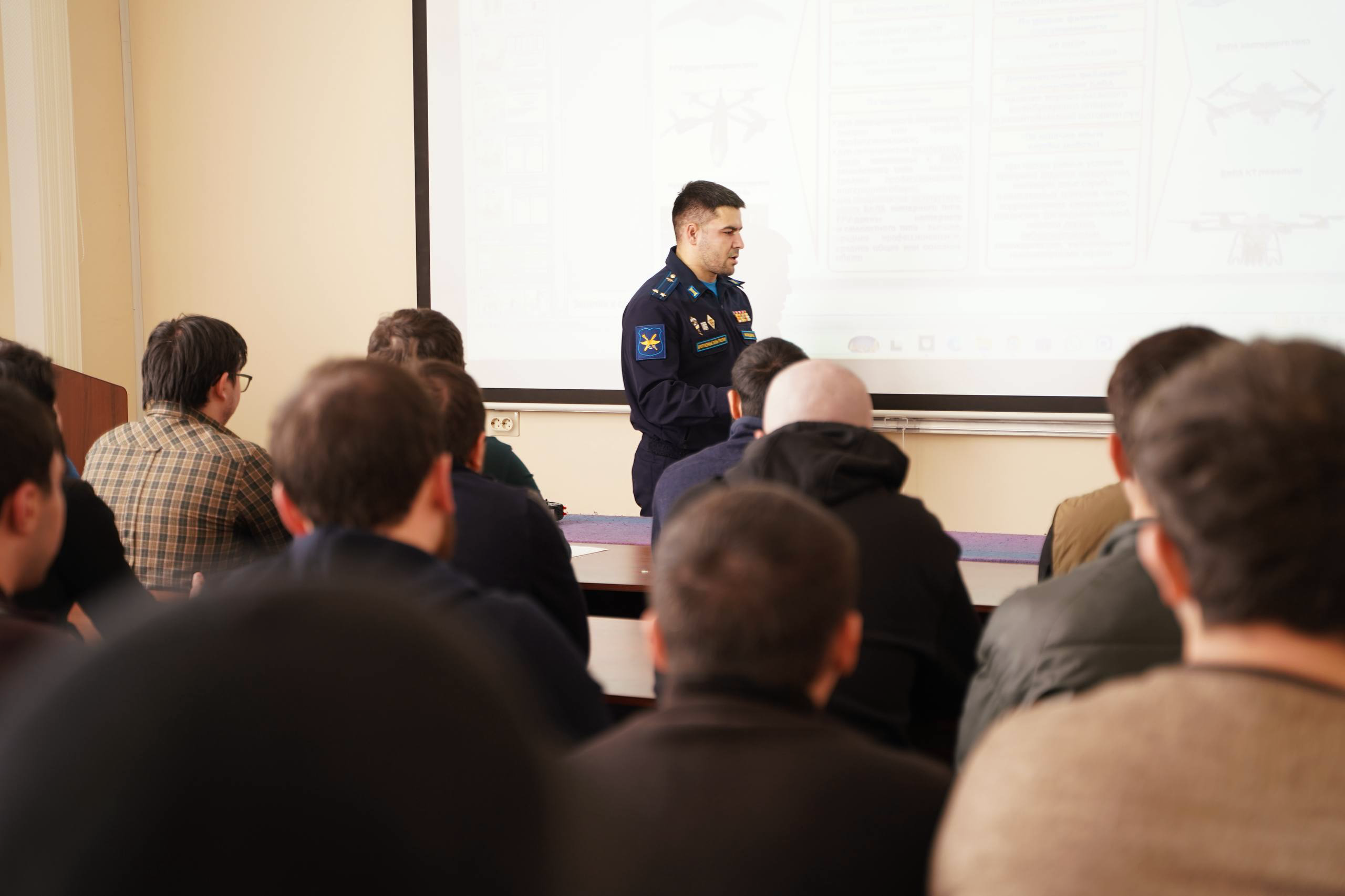 Начальник ВУЦ СКГА провёл встречу со студентами Института цифровых технологий, Юридического института и Института экономики и управления