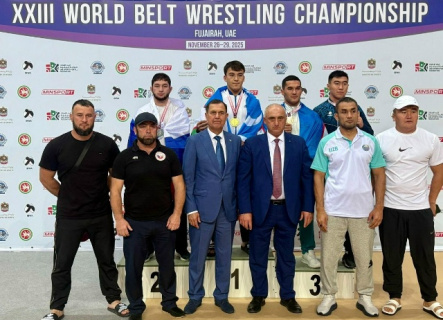 Студент инженерного института среди лучших борцов на поясах планеты