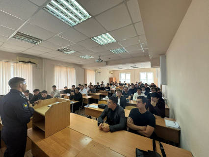 Встреча студентов ЮИ с начальником ВУЦ СКГА