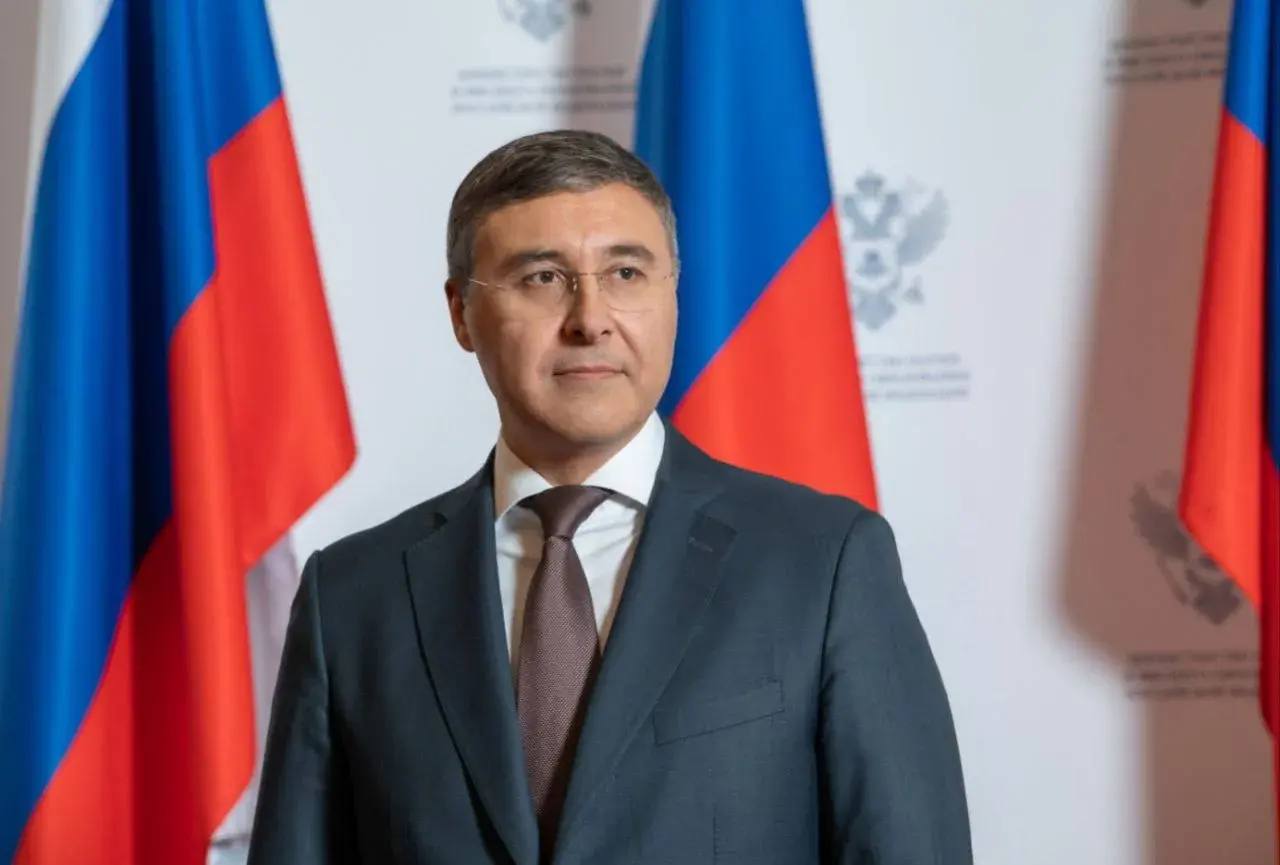 Валерий Фальков поздравил жителей страны с Днем России!