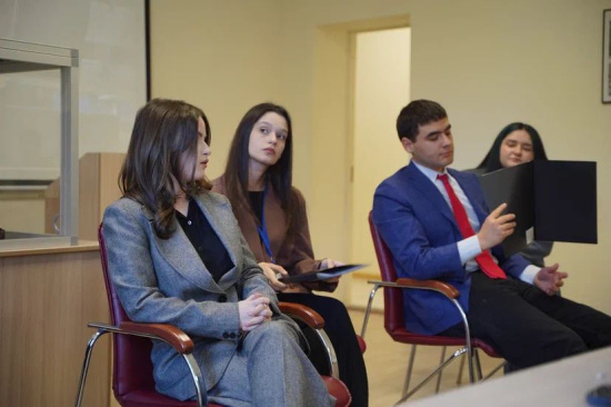 В институте Дизайна и Лингвистики прошло открытое занятие по устному переводу под названием «Пресс Конференция трех глав!»