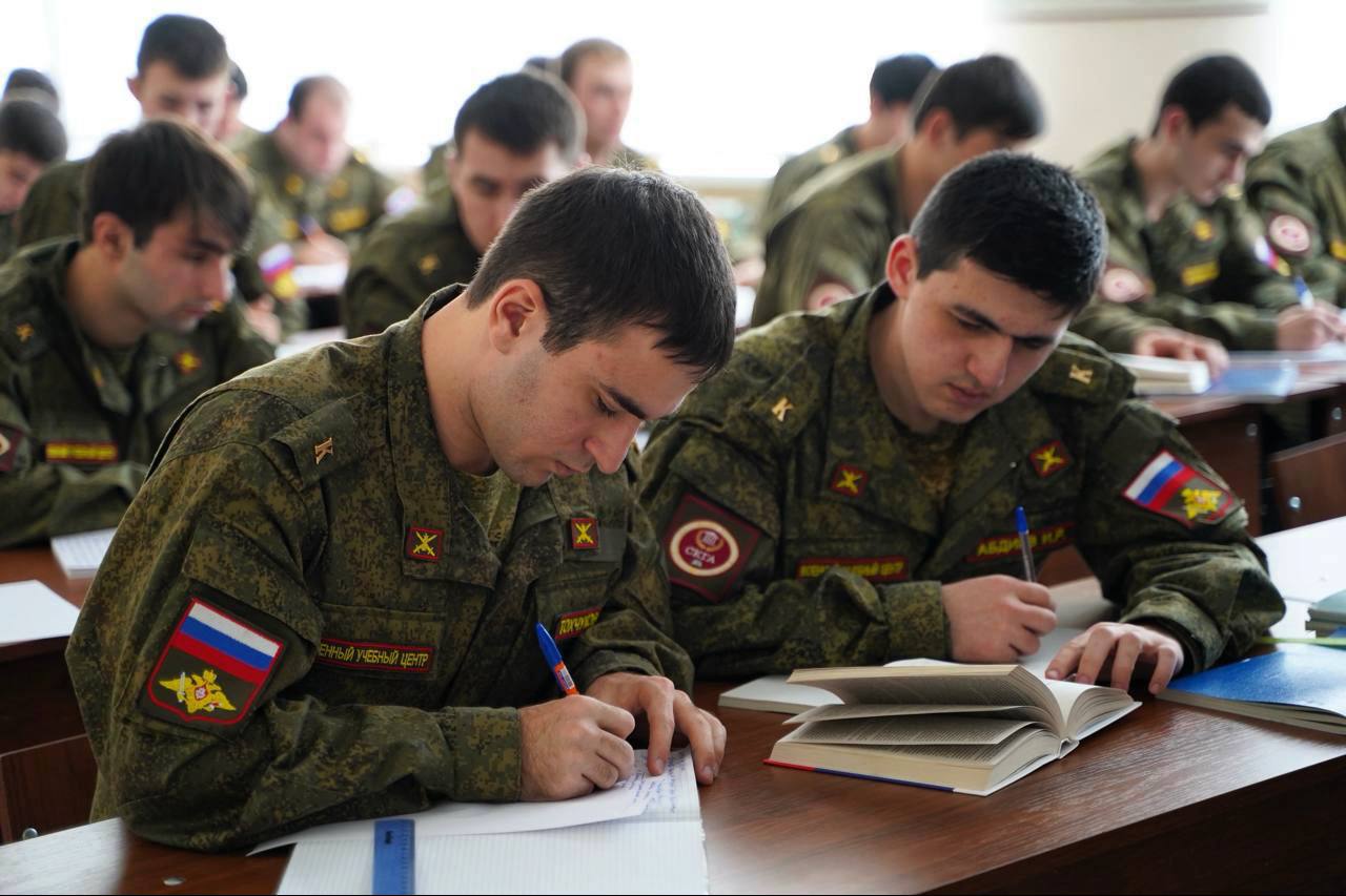 Начальник ВУЦ СКГА Рустам Магомедов провёл информационную встречу со студентами