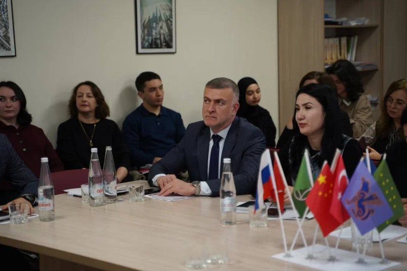 В СКГА обсудили проблемы сохранения родных языков в условиях языкового многообразия КЧР