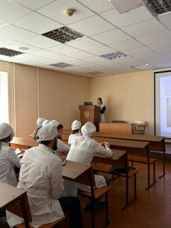 13 марта 2026 года доцент кафедры «Ортопедическая и хирургическая стоматология» Коджакова Танзиля Шахарбиевна провела  открытое лекционное занятие по дисциплине «Клиническая стоматология» на тему: «Обезболивание в стоматологической практике».