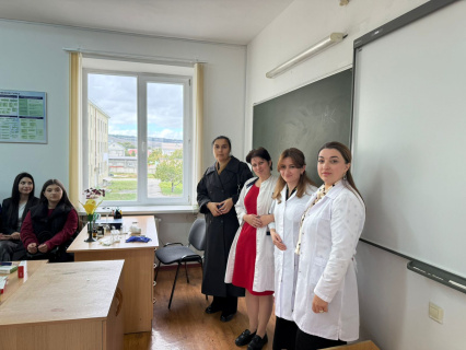1 октября  2025 года в стенах профильного медицинского института состоялась ознакомительная экскурсия для студентов фармацевтического колледжа.