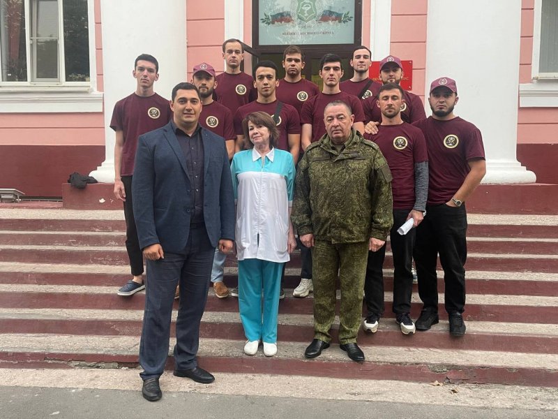 Студенты медицинского института Северо-Кавказской государственной академии продолжают работу по оказанию профессиональной помощи врачам военного клинического госпиталя
