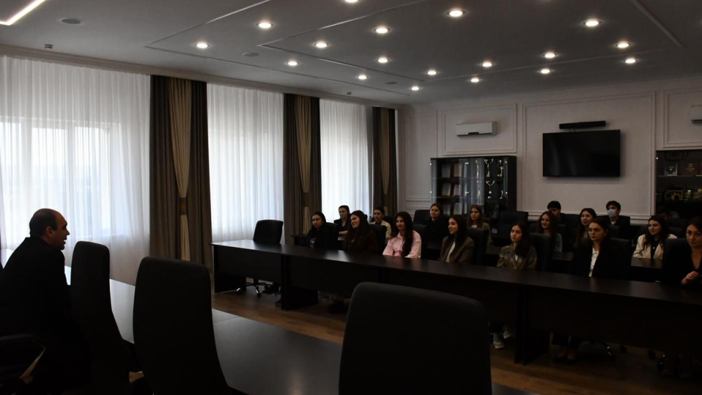 Image2_Den_otkrytykh_dverey_v_Verkhovnom_Sude_KCHR_2025.jpeg.jpeg