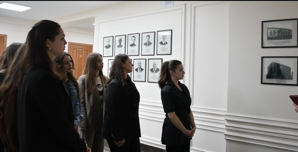 Image7_Den_otkrytykh_dverey_v_Verkhovnom_Sude_KCHR_2025.jpeg.jpeg