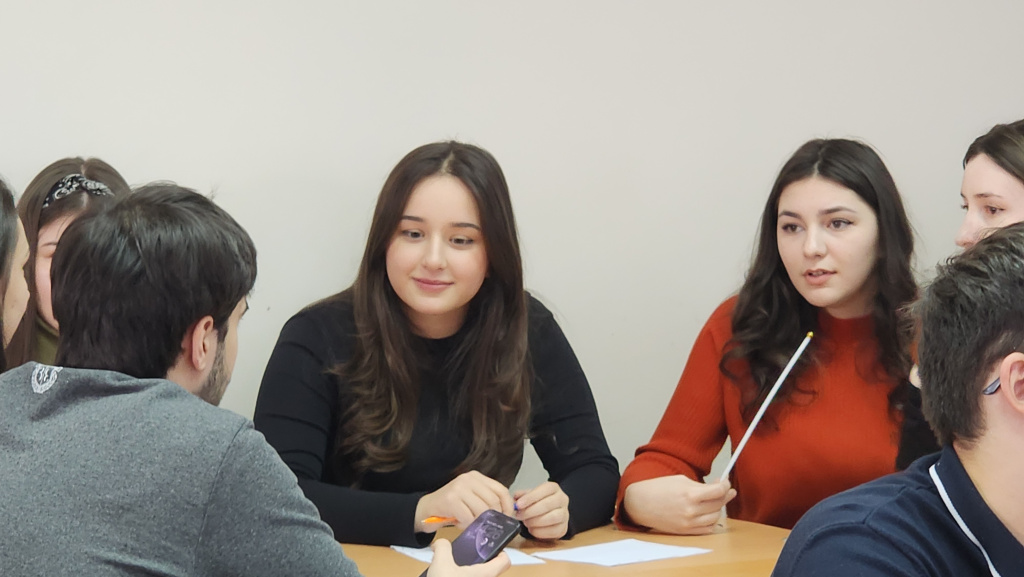 Image4_Znatoki_istorii_obrazovaniya_mayorskikh_kantselyariy.jpg Image4_Znatoki_istorii_obrazovaniya_mayorskikh_kantselyariy.jpg