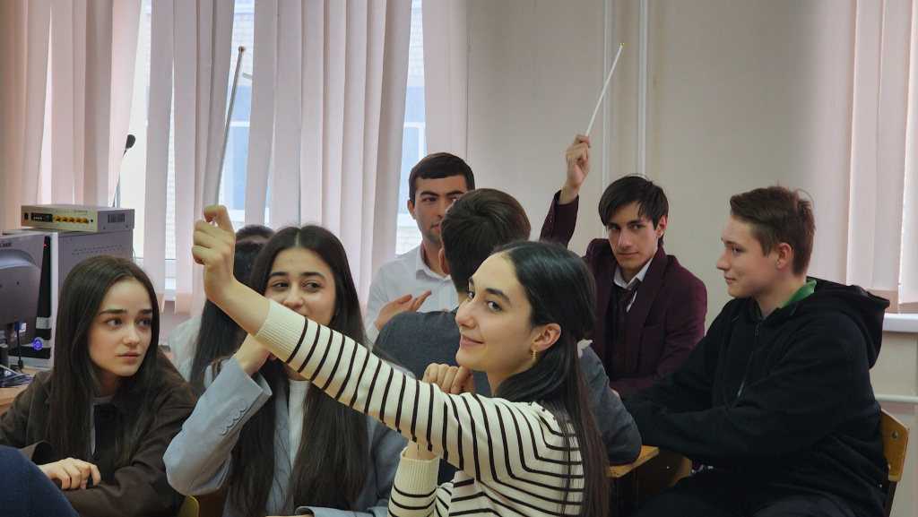 Image5_Znatoki_istorii_obrazovaniya_mayorskikh_kantselyariy.jpg Image5_Znatoki_istorii_obrazovaniya_mayorskikh_kantselyariy.jpg