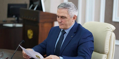 Сегодня свой День рождения отмечает ректор Северо-Кавказской государственной академии Руслан Махарович Кочкаров